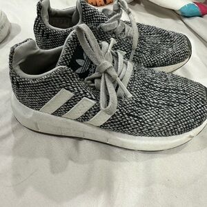 Boys adidas size 10 shoe